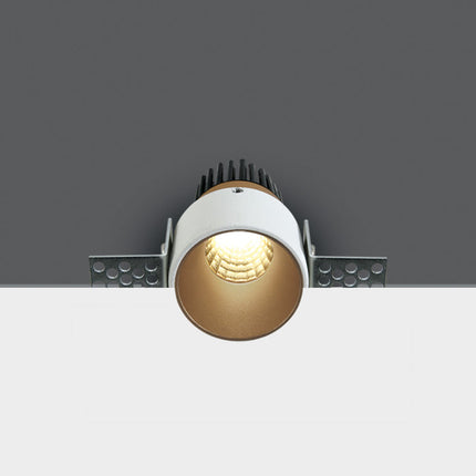 ONE Light Spotlight 240lm 3000K CRI90 36° Brass Reflector 10103BTR/BS/W