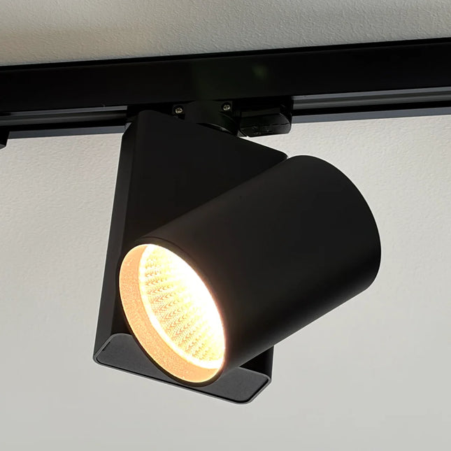 ONE Light Spotlight 15W 1200lm 3000K CRI80 38° IP20 Black 65611NT/B/W