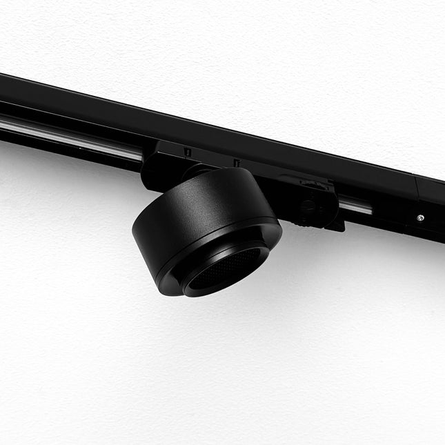ONE Light | 65662AT/B/W BLACK 18W TRACK SPOT WW 15-45deg ADJUSTABLE 230V HONEYCOMB