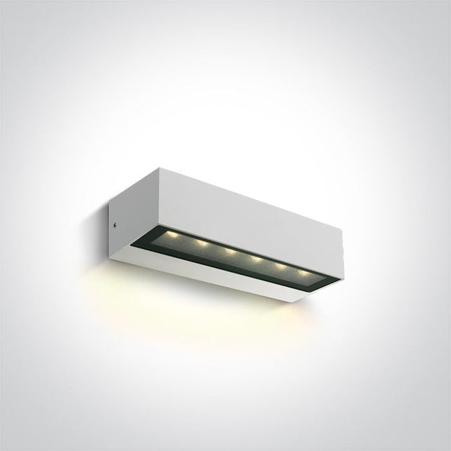 ONE Light Linear LED 8W 480lm 3000K CRI80 IP65 White 67526A1/W/W